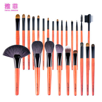 kupować 267A19824 OEM ODM Factory 24 Pieces High Quality Makeup Brush Set With Holder Bag Kontur Powder Concealer Blush produkcja online
